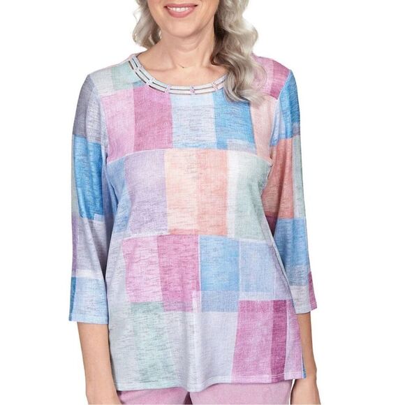 Alfred Dunner Women’s Small Swiss Chalet Checkered Round Neck 3/4 Sleeve Top - Picture 4 of 7